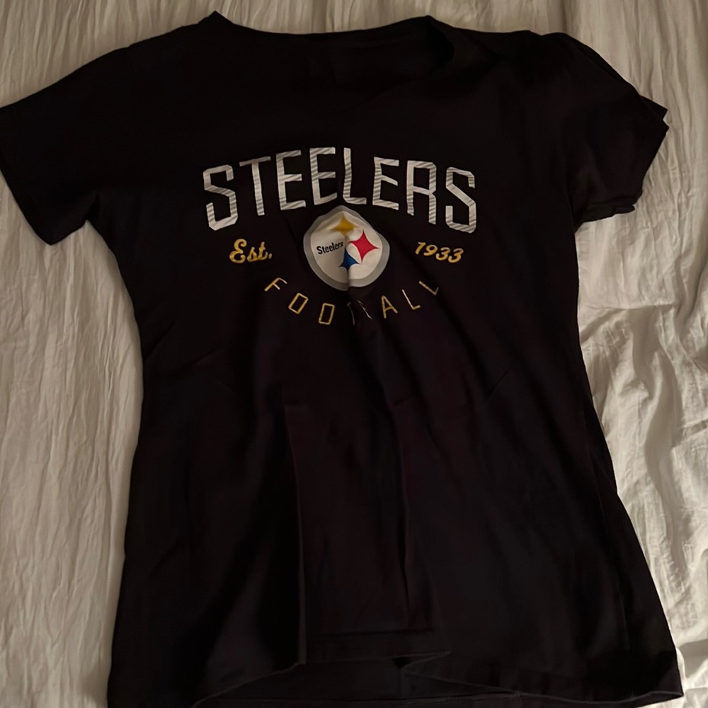 Size Small Steelers T-shirt